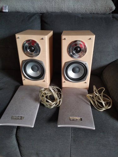 Pair beautiful beech aiwa - pair,