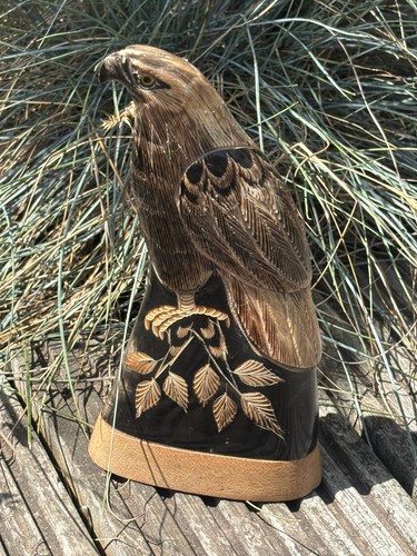 Striking bird prey - bird,