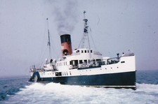 T.124 ISLE OF WIGHT - PHOTO OF PS RYDE LEAVING RYDE PIER, 1968