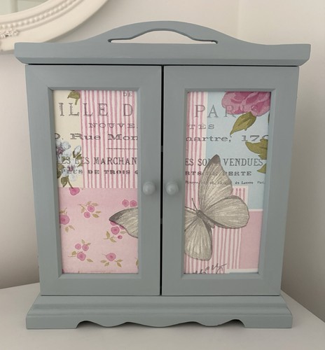 Small desktop display cabinet - desktop,