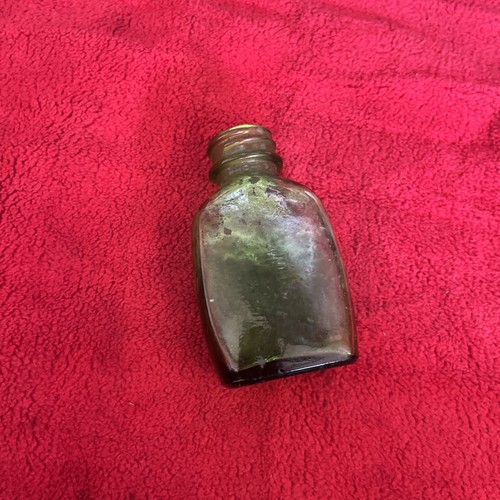 Vintage small green glass - small,