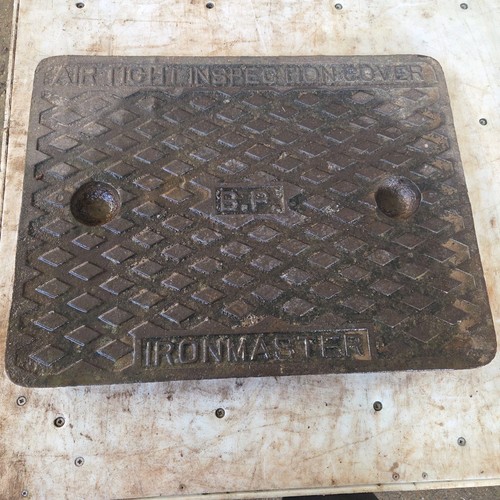 Cast iron manhole cover 665mm - cast,
