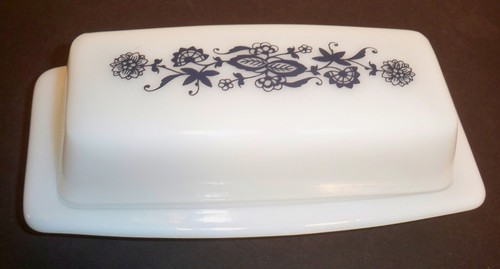 Pyrex white blue onion old - blue,