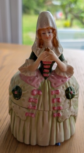Crinoline lady trinket dish - crinoline,
