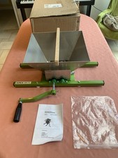Manual Fruit Crusher Scratter
