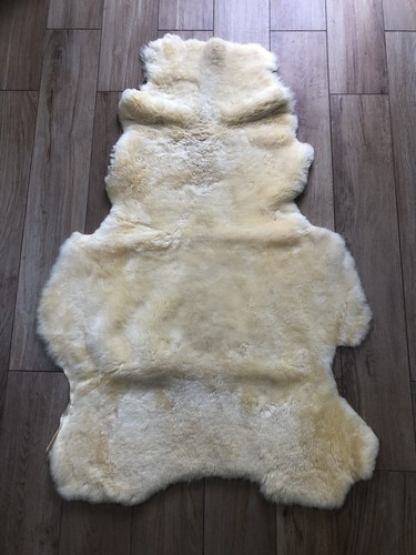 Luxurious real sheepskin - real, rug