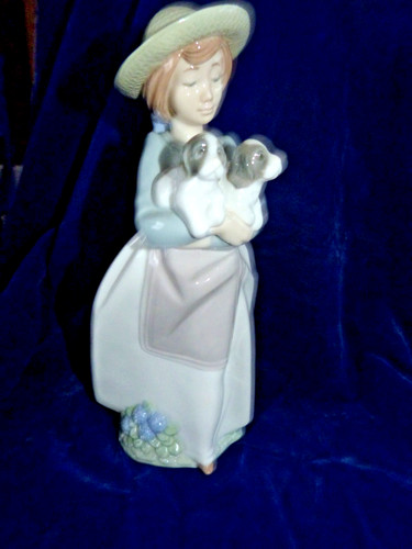 Lladro nao figurine a - a,