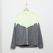 NIKE Packable Windrunner