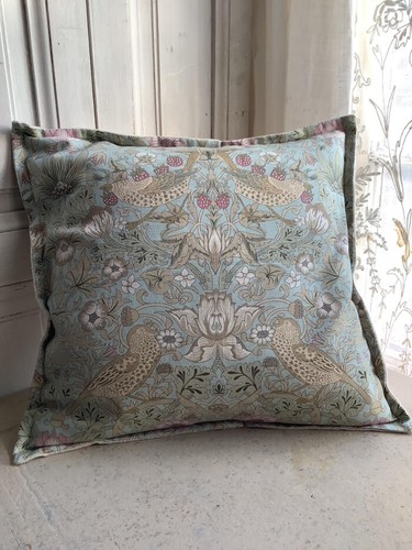 William morris strawberry - ~william,