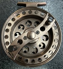 Okuma Aventa VT 1002 Centrepin