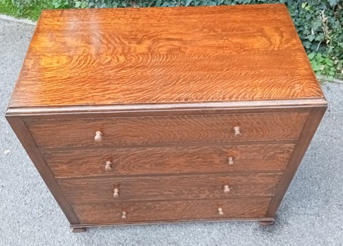 Superb quarter sawn - oak, chest