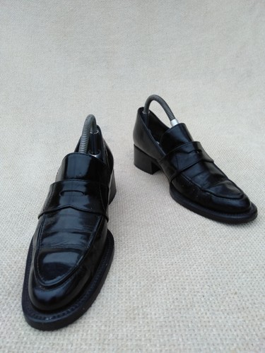 Virgin woman black leather - woman's,