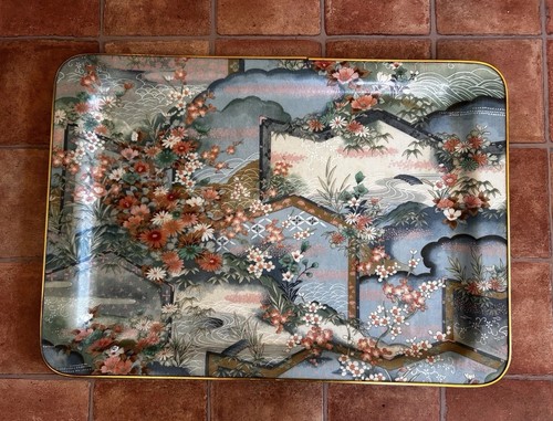 Large-Vintage-Fibreglass-Servi