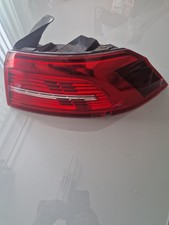 VOLKSWAGEN PASSAT Tail Light