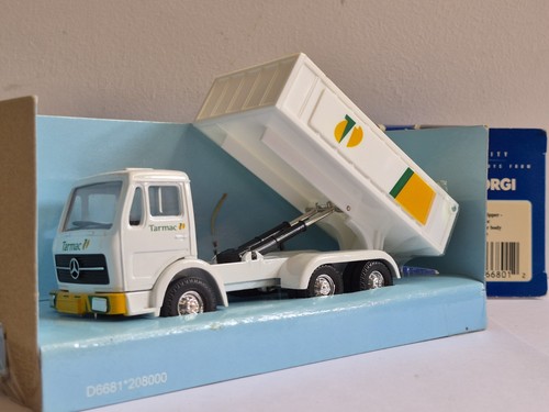 Corgi mercedes benz - corgi, tipper