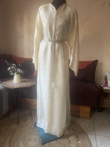 Ivory cream paisley - ivory, 06/26
