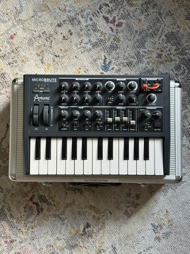 Arturia microbrute analogue - arturia,