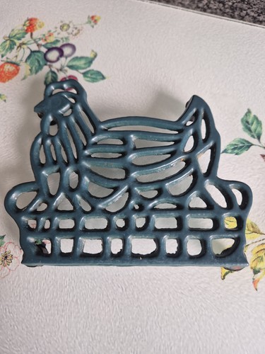 Cast iron chicken shaped - cast,
