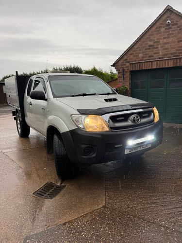 Toyota hilux tipper - extra, cab