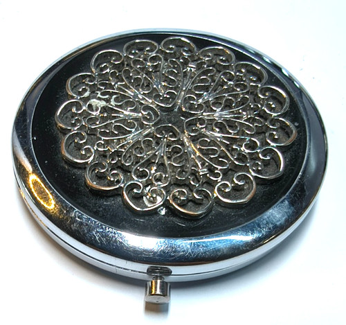 Silver tone compact - silver, mirror