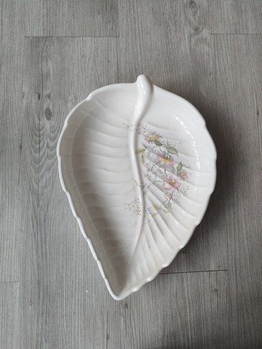 Ceramic leaf shaped serving - leaf,