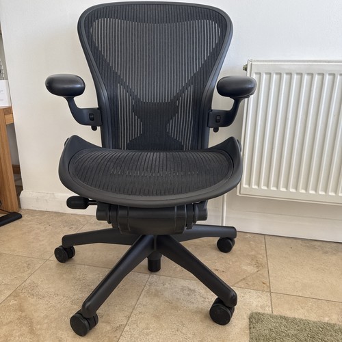Herman miller aeron - miller, size