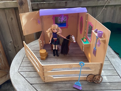 Moxie girlz horse riding - girlz,
