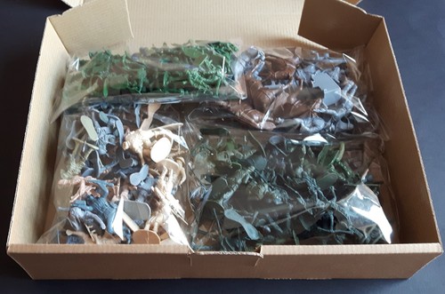 Toy soldiers box of - box,