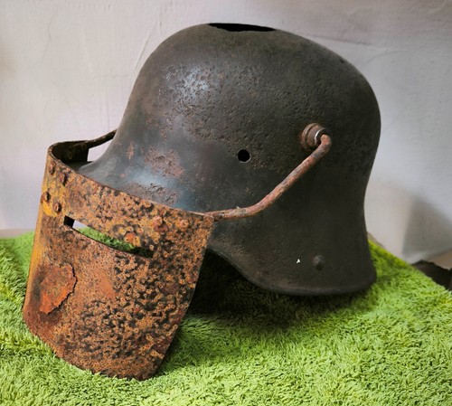 Face plate helmet - face,