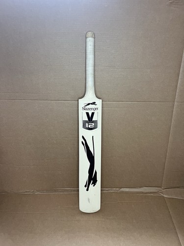 Slazenger v12 panther cricket - slazenger,