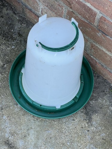 Automatic cup water - feeder, for