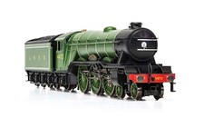 HORNBY R3086 LNER 4472 FLYING