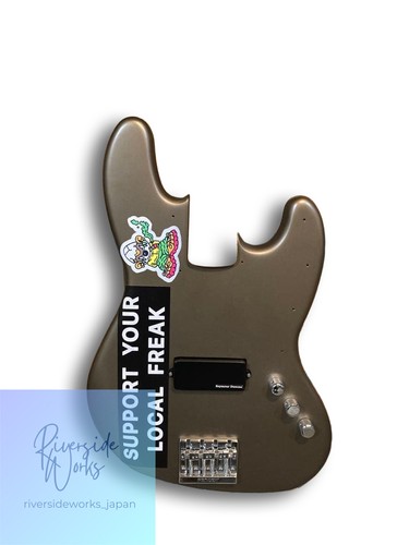 Squier fender jazz bass - by,