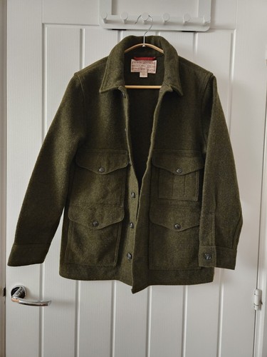 Size small filson mackinaw - small,