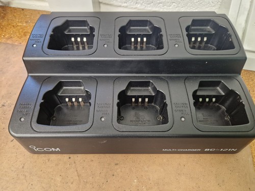 Icom 121n six - six, charger