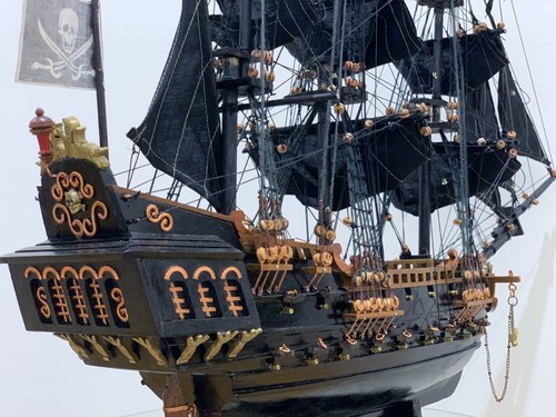 Black pearl handcrafted ship - black,