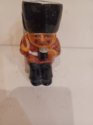 Vintage toby jug guardsman - jug,