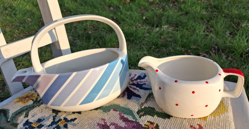 Vintage midwinter jugs - vintage,