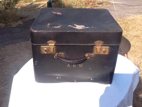 Vintage travelling trunk - vintage,