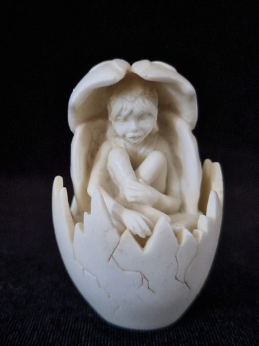 Gorgeous vintage cream - vintage, resin