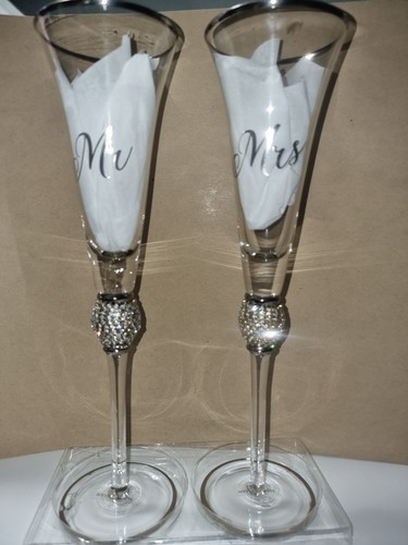 Mrs champagne flutes - &,