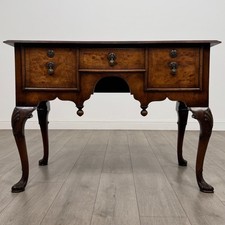 Antique 20th Century Good Quality Writing Table In Burr Walnut ( REF AF-4683 )