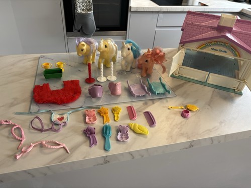 Vintage little pony stable - little,