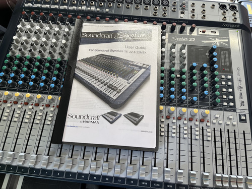 Soundcraft signature 22 - soundcraft,
