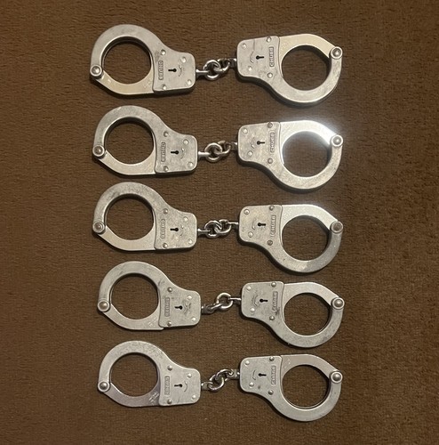 Chubb handcuffs 5 - handcuffs, x