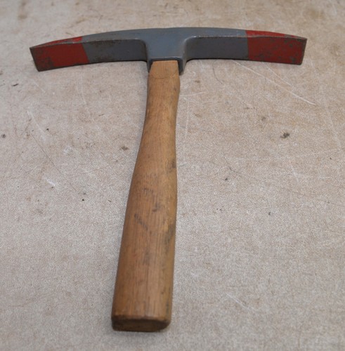 Rare mill stone facing hammer - rare,