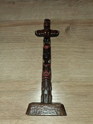 Totem pole wooden boma - totem,