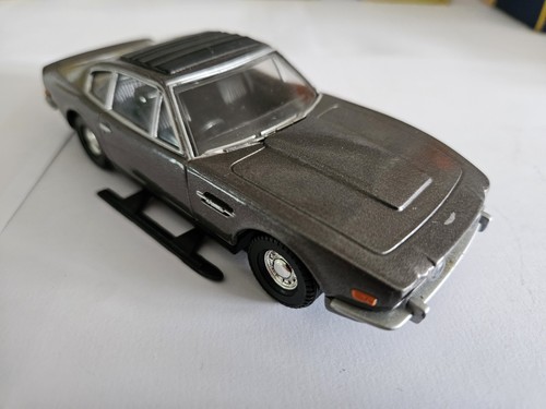 Corgi aston martin volante - martin,