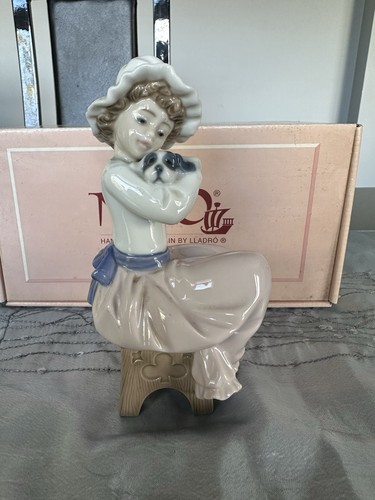 Nao lladro porcelain - nao, figurine