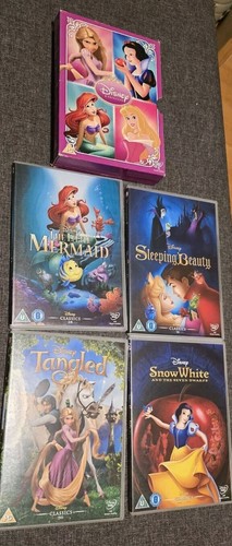 Disney princess sleeping - -,